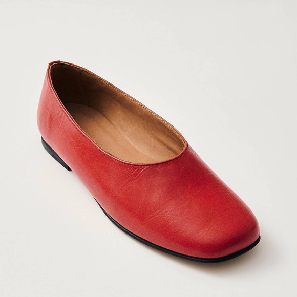 ISO/I want to buy: ALOHAS Edie Leather Ballet Flat in Red - Picture 4 of 4